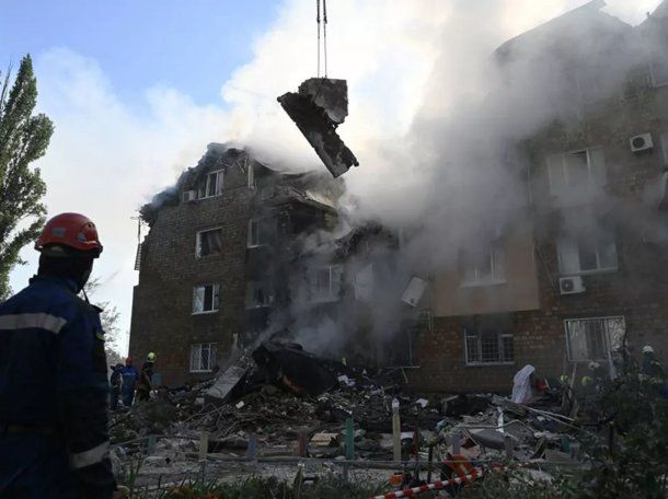 Ataque masivo de Rusia a Kiev deja al menos 18 muertos