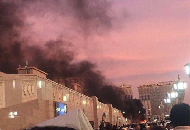 Arabia Saudita: Triple atentado suicida en dos mezquitas y un centro comercial