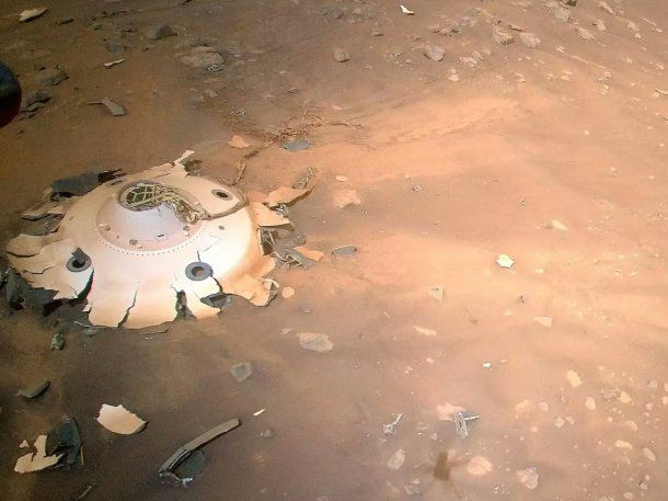 La NASA encontró restos de una nave espacial en la superficie de Marte.