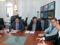 Reunión de funcionarios del Gobierno con Miguel Galuccio para analizar el sector petrolero.