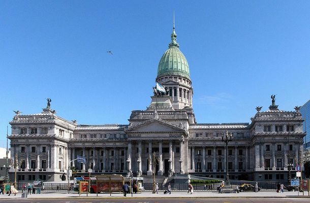 Evacuaron el Senado por una amenaza de bomba