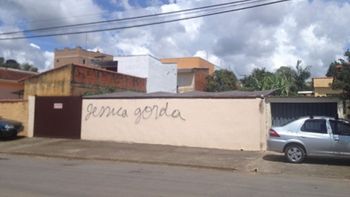la llamaron gorda a traves de un graffiti y ella sorprendio con una increible respuesta la llamaron gorda a traves de un graffiti y ella sorprendio con una increible respuesta