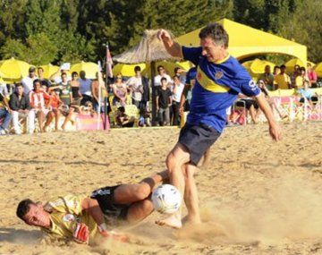 ¿Por qué tanta arena en la Bombonera? Los memes por el mal estado del campo en Boca-Colón