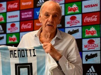 César Luis Menotti fue dado de alta: cómo se encuentra de salud