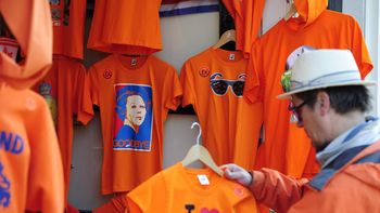 amsterdam se tine de naranja por maxima amsterdam se tine de naranja por maxima