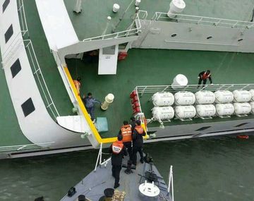 El video de uno de los sobrevivientes del naufragio desde adentro del barco