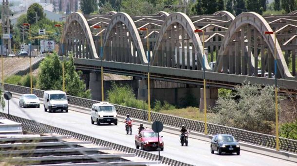 Habían quedado en encontrarse en el puente que une Neuquén y Cipoletti