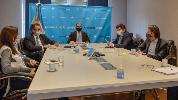 La misión del FMI en la Argentina comenzó con una excelente reunión de trabajo en Economía