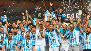 filmaron a un futbolista vendiendo oro en villa tranquila: es de cuando jugaba en racing filmaron a un futbolista vendiendo oro en villa tranquila: es de cuando jugaba en racing