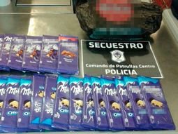 por golosa: quiso robarse 25 chocolates de un supermercado y termino detenida por golosa: quiso robarse 25 chocolates de un supermercado y termino detenida