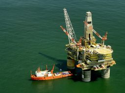 Uruguay adjudicó sietes licencias a cuatro empresas extranjeras. Uruguay adjudicó sietes licencias a cuatro empresas extranjeras.