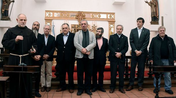 Políticos oficialistas y de la oposición participaron de una misa en apoyo al Papa Francisco