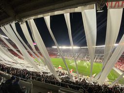 La ley que establece que el 75% de los estadios deberá ser con butacas individuales