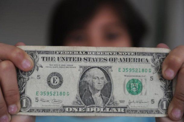 Cuáles son los billetes de un dólar que se venden por $290 mil