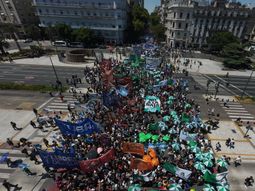 El contundente reclamo de un delivery en la marcha contra la Reforma Laboral