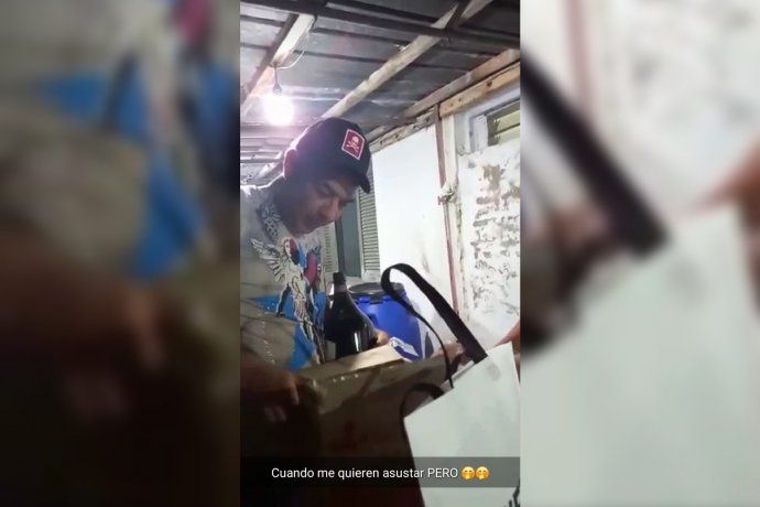 El que filma es el comisario Montero (foto) y esto pasó en el interior de la seccional que tiene a cargo