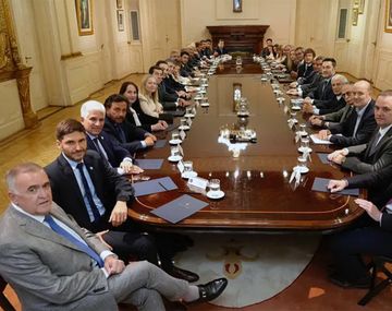 Javier Milei con gobernadores.