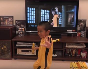 Un nene imita a Bruce Lee&nbsp;