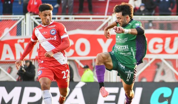 Argentinos Juniors goleó a Excursionistas y avanzó a los octavos de final de la Copa Argentina