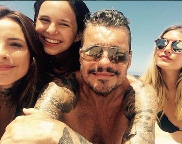 La última selfie del 2015 de Tinelli y sus tres hijas