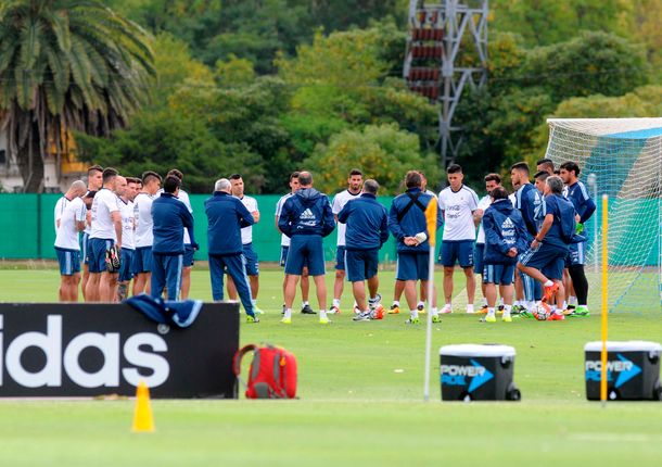 Las imágenes del primer entrenamiento de la Selección
