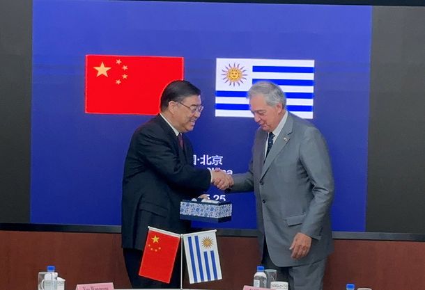 El ministro Fernando Mattos no descarta avanzar en el TLC con China.