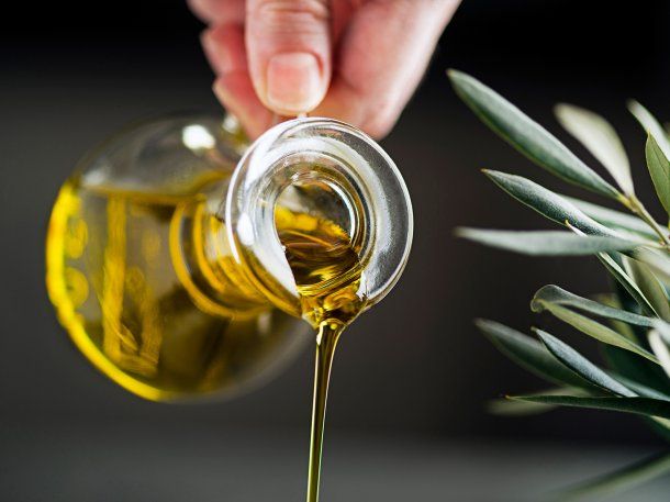 ANMAT prohibió tres aceites de oliva: qué marcas no hay que comprar