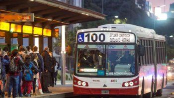 Una por una, líneas de colectivos de Buenos Aires que dejarán de funcionar de noche con su frecuencia habitual Una por una, líneas de colectivos de Buenos Aires que dejarán de funcionar de noche con su frecuencia habitual