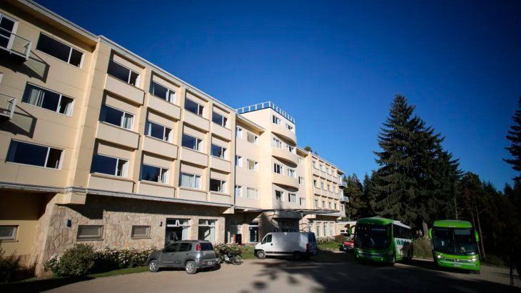 Acusan de intento de homicidio a cinco egresados que arrojaron por la ventana a un compañero