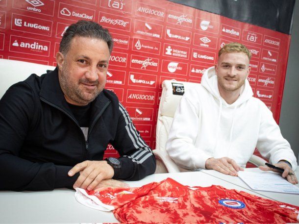 Llegó el primer refuerzo: Argentinos Juniors hizo oficial el arribo de Luciano Gondou