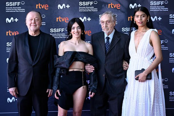 El elenco de NADA en San Sebastián. Foto: (Star +) El elenco de NADA en San Sebastián. Foto: (Star +)