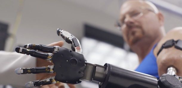 Una prótesis capaz de detectar señales de la médula