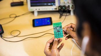 Crean un celular sin batería que se carga con la energía ambiental Crean un celular sin batería que se carga con la energía ambiental