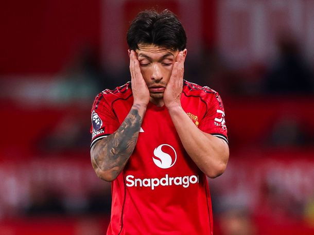 La durísima sanción que recibió Lisandro Martínez en Inglaterra por tirarle del pelo a un rival