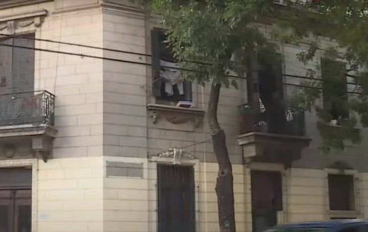 Misterio en Constitución: hallan asesinada a una mujer de 60 años en un hotel