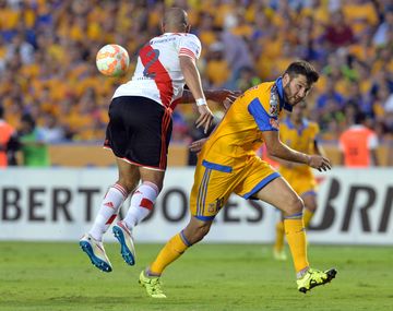 La figura de Tigres mostró cómo le quedó su pie tras la primera final ante River