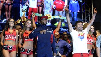 mayweather y pacquiao dieron el peso para la pelea del siglo mayweather y pacquiao dieron el peso para la pelea del siglo