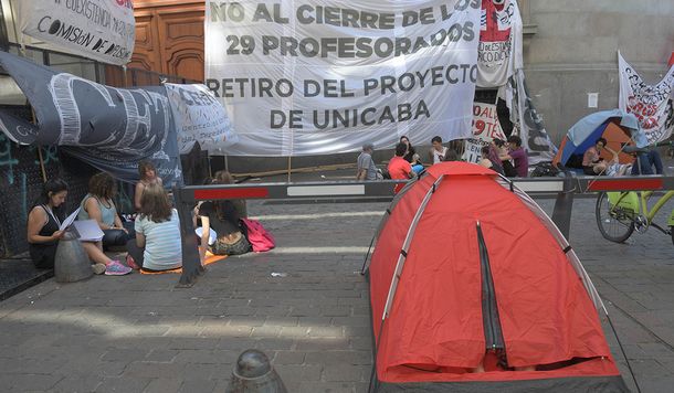 Formación docente: en qué consiste la UniCABA que se vota con incidentes en la Legislatura