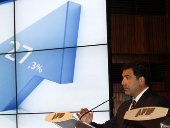 Es impropio que la Corte nos peticione por un particular