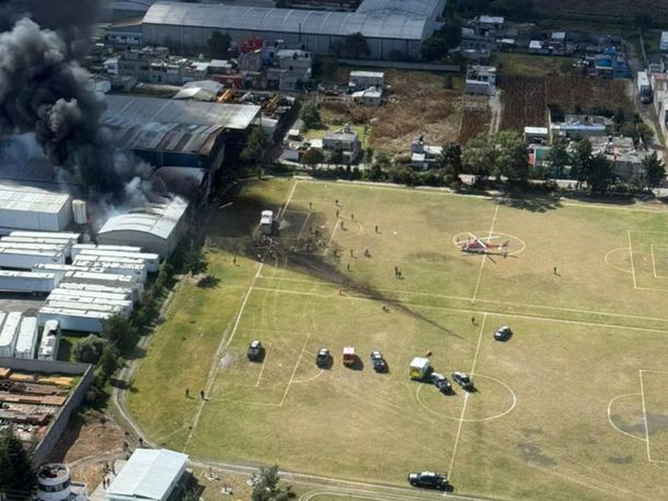 Tragedia en México: se estrelló un jet privado y murieron 10 personas