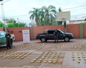 Quiso escapar con más de 200 kilos de marihuana ocultos en su camioneta