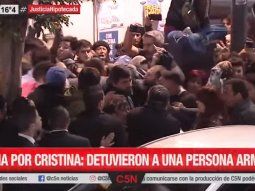 Detuvieron a una persona armada a metros de Cristina