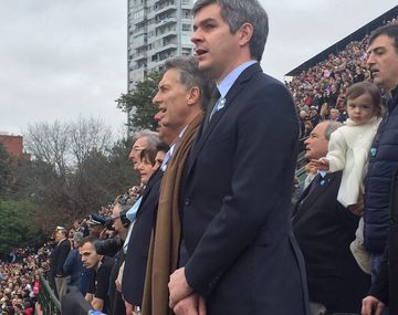 Mauricio Macri en el desfile del Bicentenario