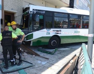 Se subió borracho al bondi