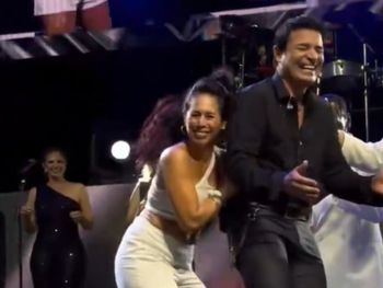 El eufórico encuentro entre Chayanne y una fan que hizo estallar el Movistar Arena