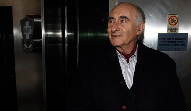 De la Rúa presentó una leve mejoría pero sigue en cuidados especiales