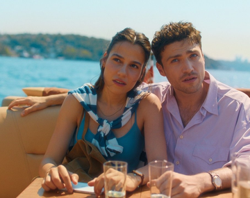 Netflix estrenó la película ideal para reír y sentir amor