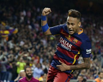 Neymar renovó con el Barcelona por cinco años más