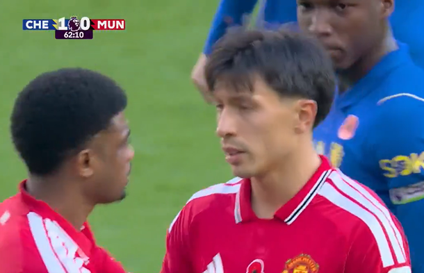 Lisandro Martínez tuvo una tarde para el olvido: penal, expulsión y un gol que complicó al Manchester United