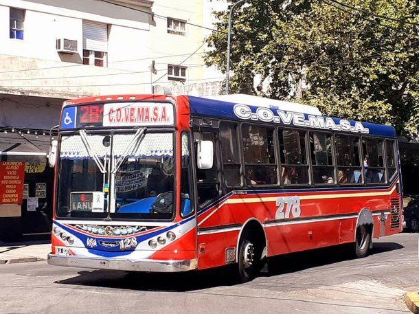 Lanús: un pasajero quiso viajar sin pagar y se peleó con el chofer del colectivo